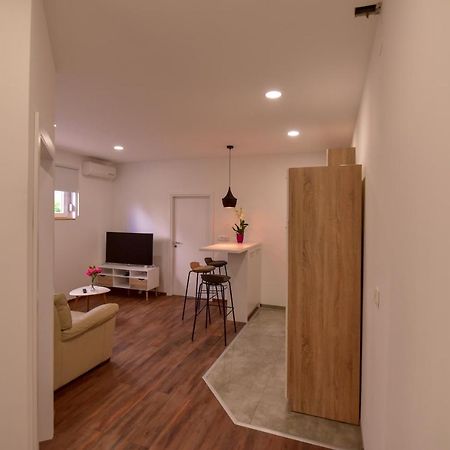 Apartman Sara ซาดาร์ ภายนอก รูปภาพ