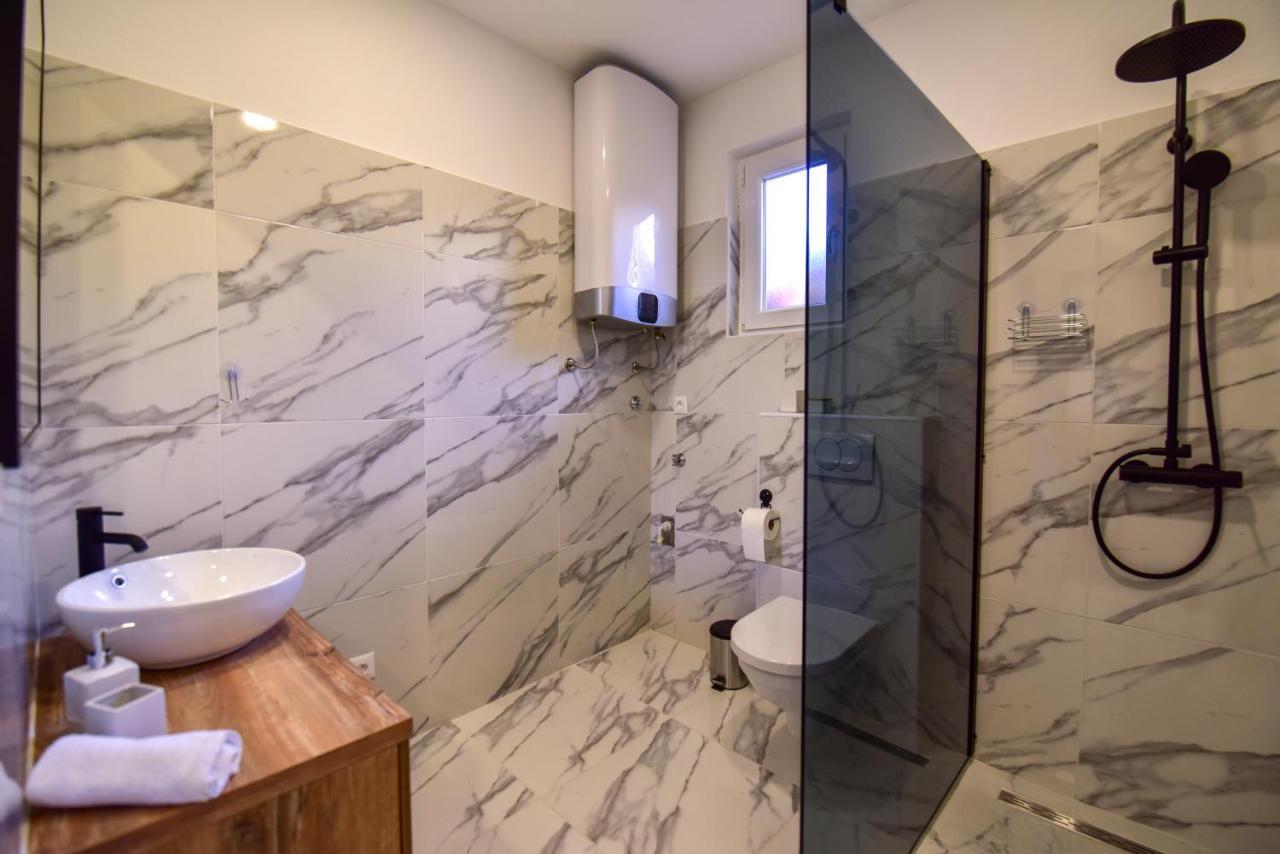 Apartman Sara ซาดาร์ ภายนอก รูปภาพ